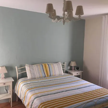 Holiday Home Montaigu-De-Quercy Lake