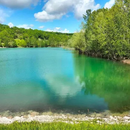 別荘 Holiday Home Montaigu-De-Quercy Lake *