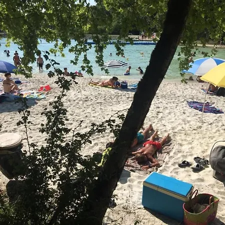 別荘 Holiday Home Montaigu-De-Quercy Lake Montaigu-de-Quercy